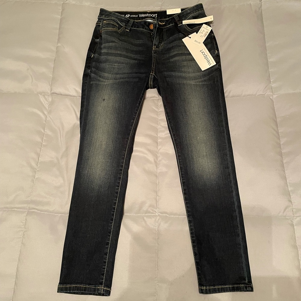 NWT. Dress barn. Denim mid-rise ankle jeans.